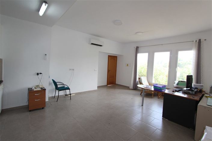 Image No.20-9 Bed Villa for sale