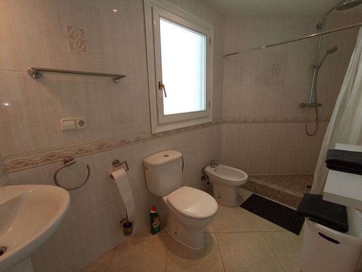 Image No.18-4 Bed Villa for sale