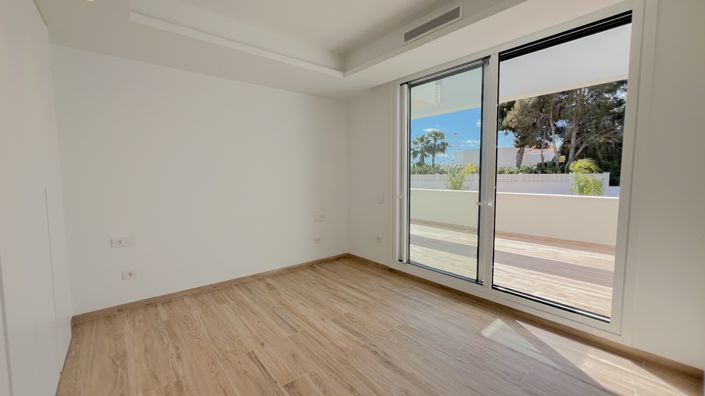 Image No.43-4 Bed Villa for sale