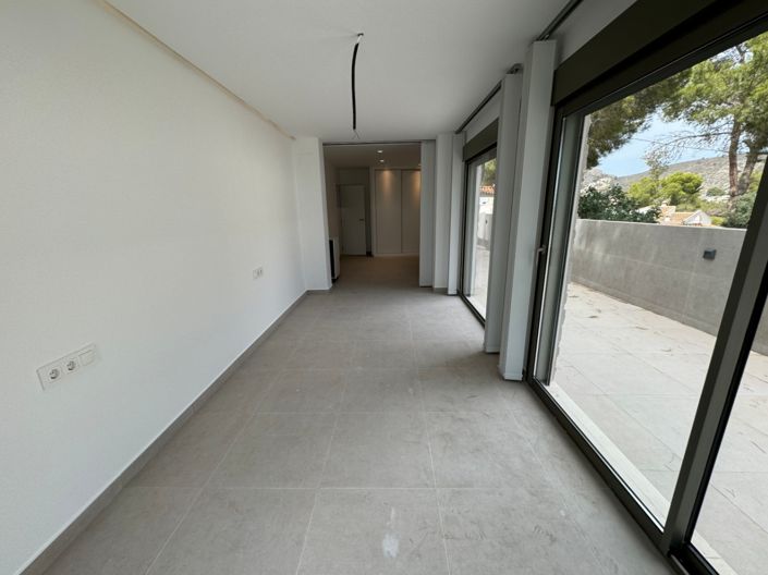 Image No.10-4 Bed Villa for sale