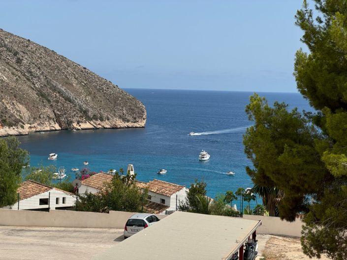 Image No.2-4 Bed Villa for sale