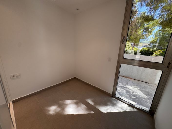 Image No.48-4 Bed Villa for sale