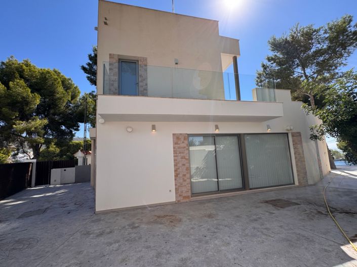 Image No.59-4 Bed Villa for sale