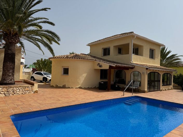 Image No.1-3 Bed Villa for sale