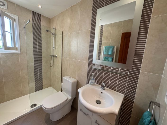 Image No.24-3 Bed Villa for sale