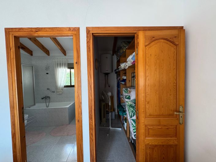 Image No.25-5 Bed Villa for sale