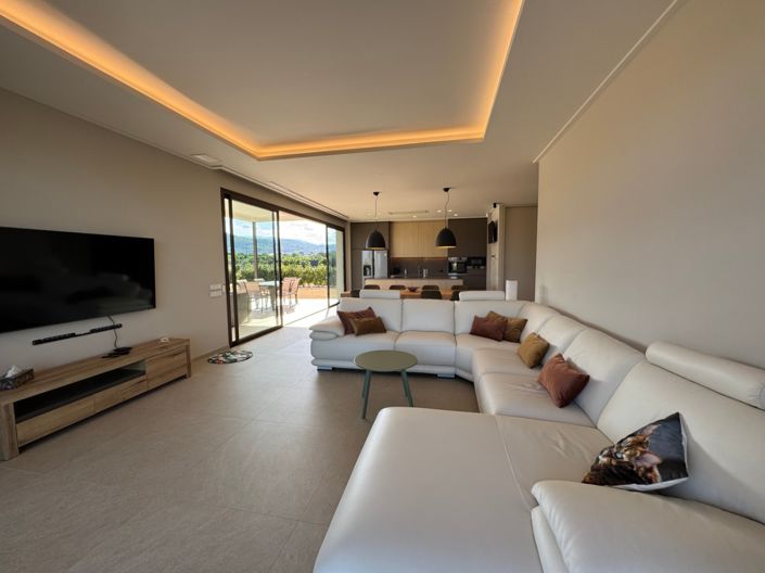 Image No.35-3 Bed Villa for sale