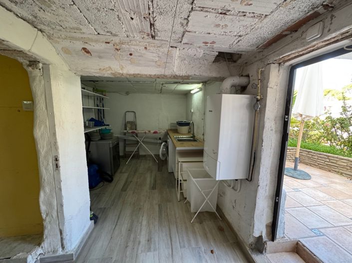 Image No.32-2 Bed Bungalow for sale