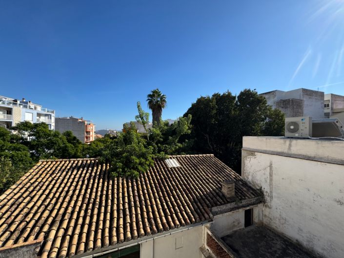 Image No.50-7 Bed Townhouse for sale