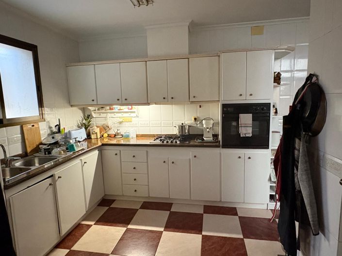 Image No.11-4 Bed Townhouse for sale