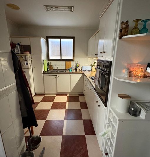 Image No.14-4 Bed Townhouse for sale