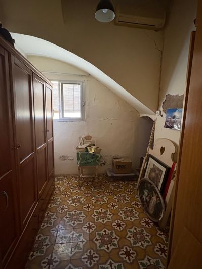 Image No.17-4 Bed Townhouse for sale