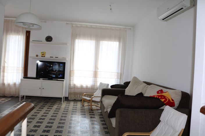 Image No.24-4 Bed Townhouse for sale