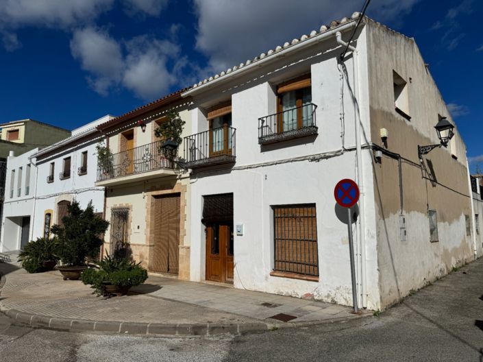 Image No.30-4 Bed Townhouse for sale