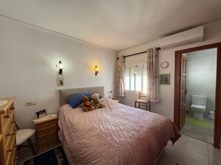 Image No.12-3 Bed Villa for sale