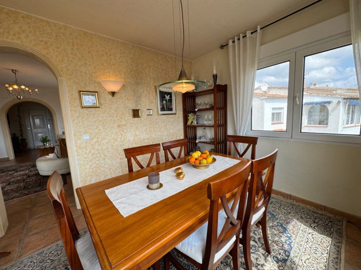 Image No.9-4 Bed Villa for sale