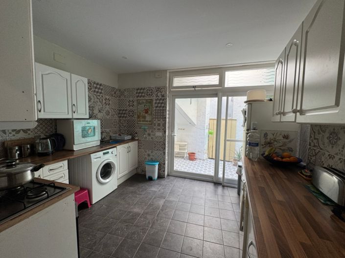 Image No.18-2 Bed Townhouse for sale