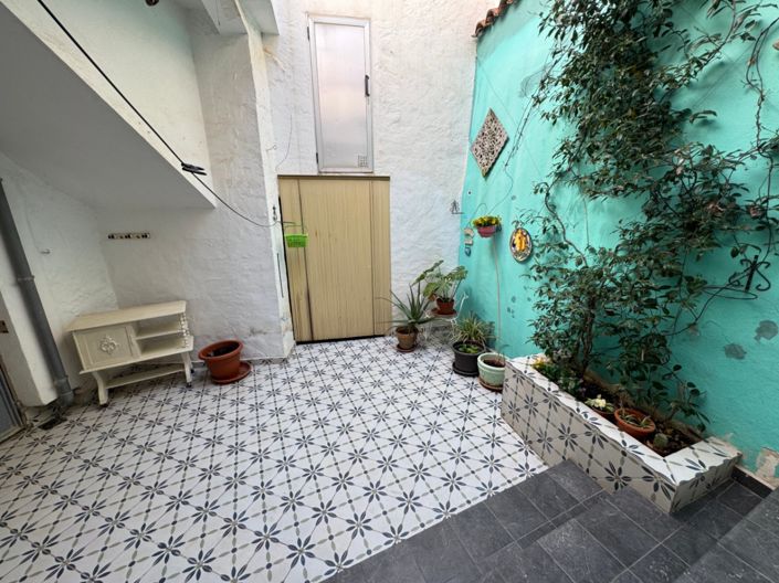 Image No.21-2 Bed Townhouse for sale