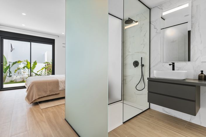 Image No.33-3 Bed Apartment for sale