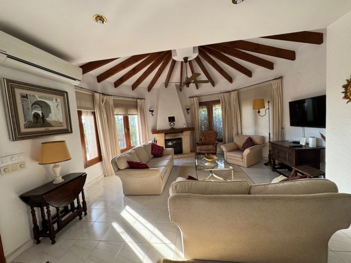 Image No.10-4 Bed Villa for sale