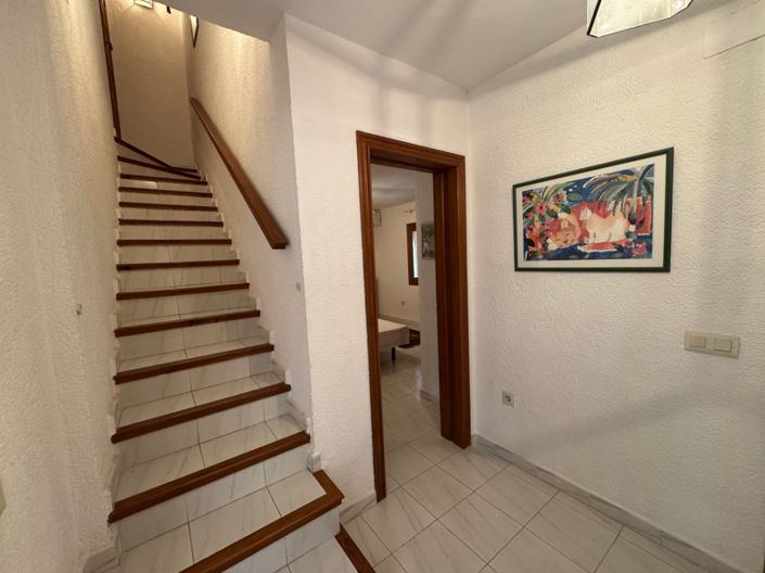 Image No.29-4 Bed Villa for sale