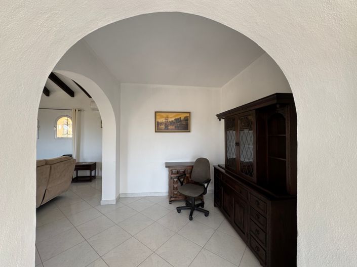 Image No.10-3 Bed Villa for sale