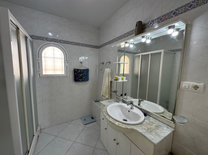 Image No.19-3 Bed Villa for sale