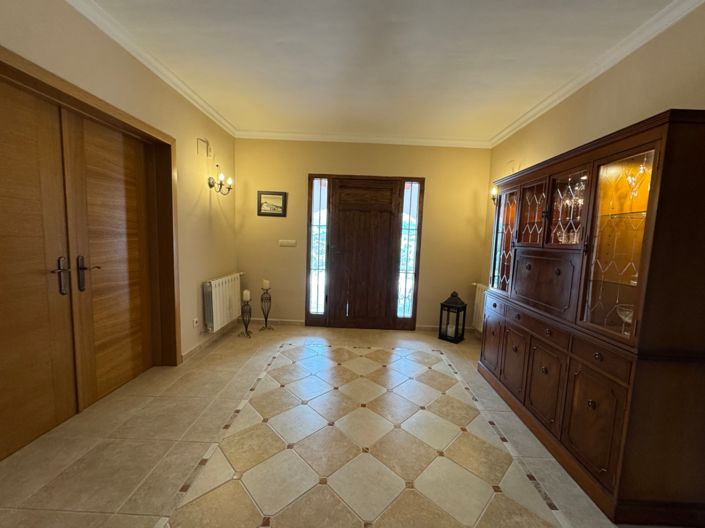 Image No.33-5 Bed Finca for sale