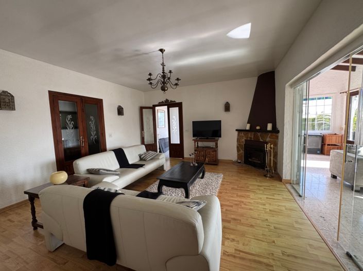 Image No.20-2 Bed Villa for sale