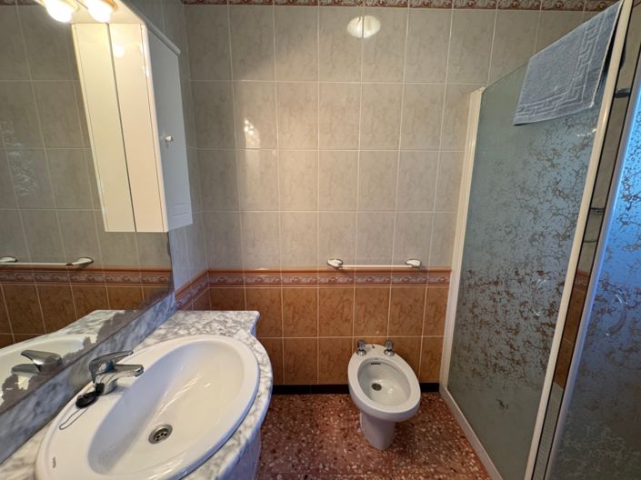 Image No.32-2 Bed Villa for sale