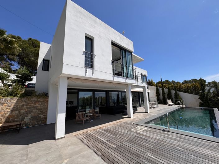Image No.3-3 Bed Villa for sale