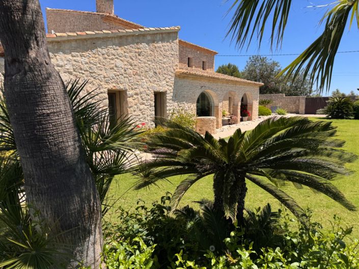 Image No.35-4 Bed Finca for sale