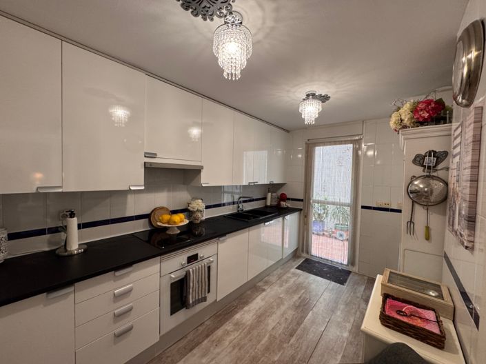 Image No.4-2 Bed Apartment for sale