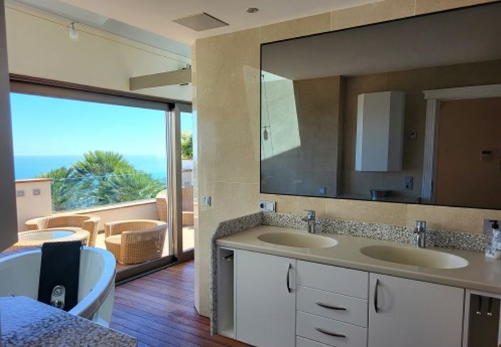 Image No.32-4 Bed Villa for sale