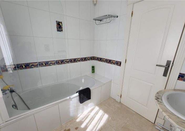 Image No.37-4 Bed Villa for sale
