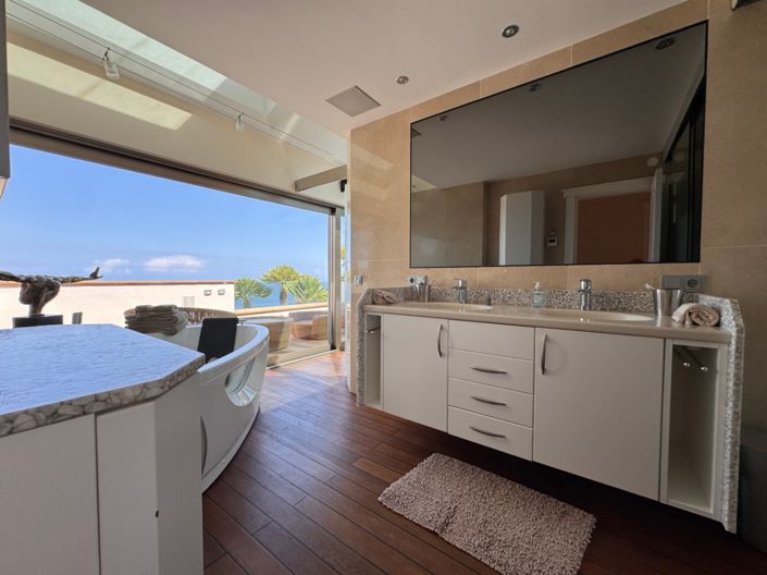 Image No.57-4 Bed Villa for sale