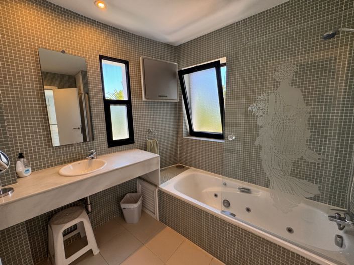 Image No.30-4 Bed Villa for sale