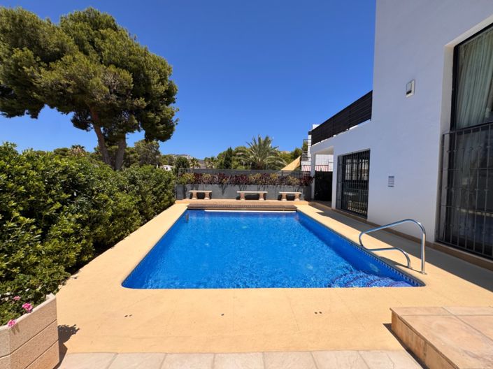 Image No.56-4 Bed Villa for sale