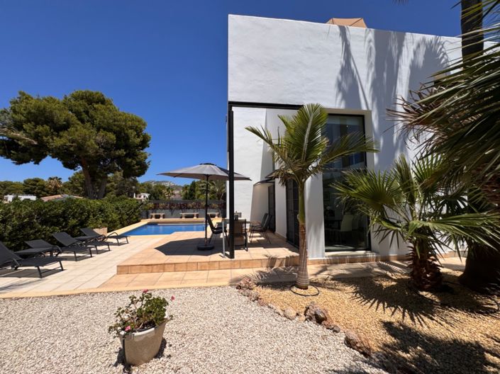 Image No.58-4 Bed Villa for sale
