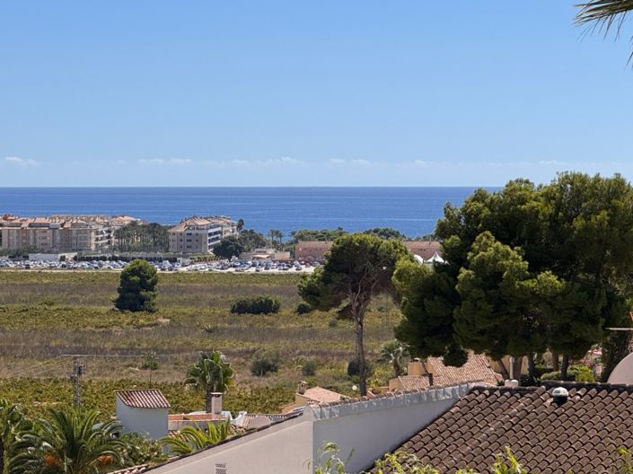 Image No.2-3 Bed Villa for sale