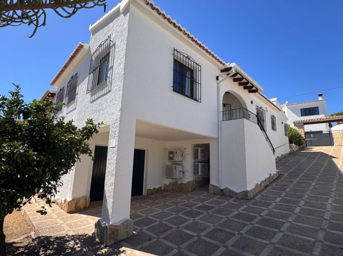 Image No.51-3 Bed Villa for sale