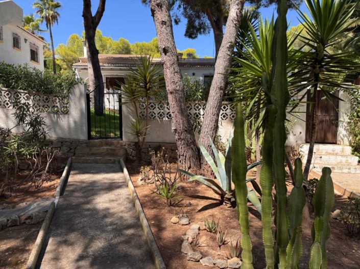 Image No.43-3 Bed Bungalow for sale
