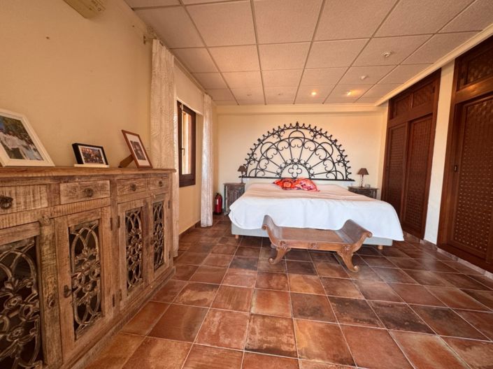 Image No.42-4 Bed Villa for sale