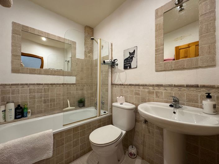 Image No.11-2 Bed Apartment for sale