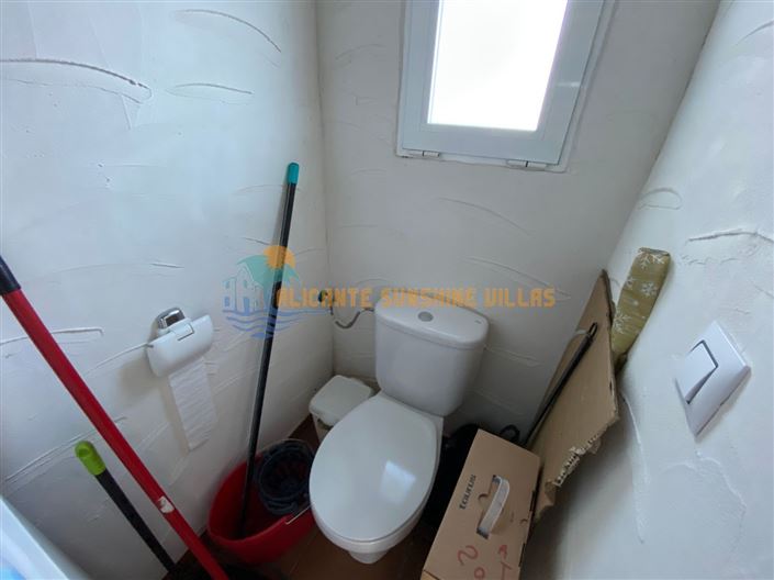 Image No.12-4 Bed Property for sale