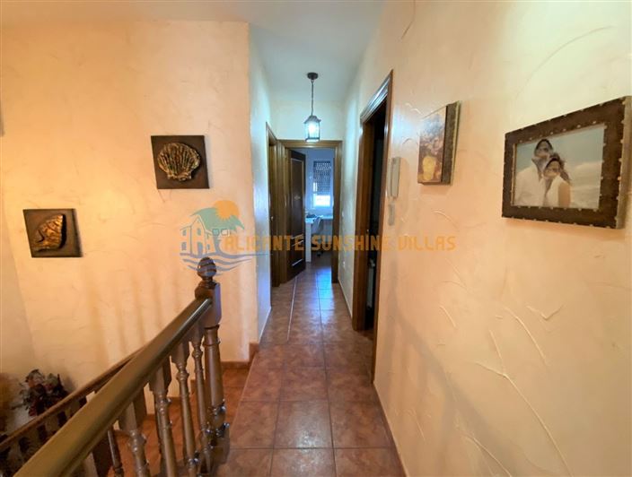 Image No.37-4 Bed Property for sale