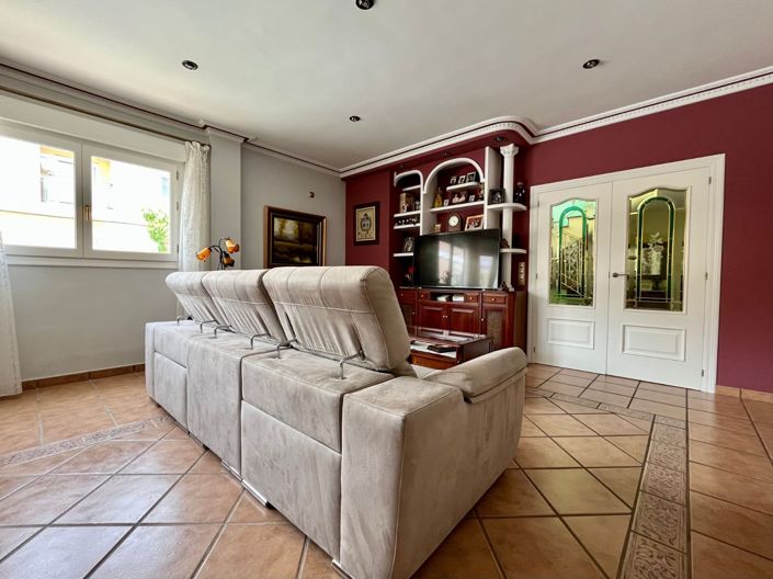 Image No.21-4 Bed Townhouse for sale