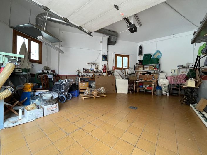 Image No.24-4 Bed Townhouse for sale