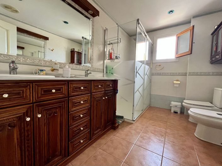 Image No.5-4 Bed Townhouse for sale