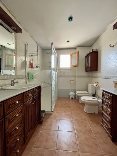 Image No.7-4 Bed Townhouse for sale